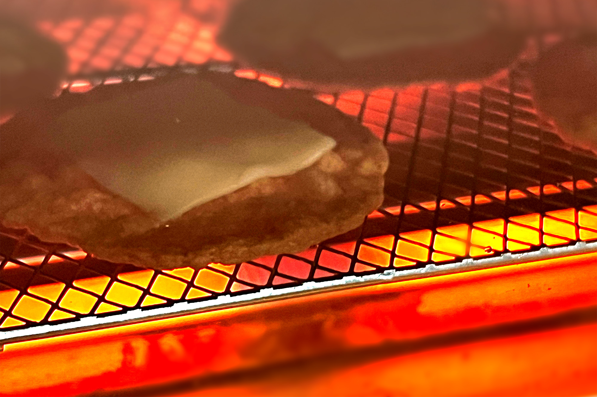 さっとリベイク、もっと香ばしく！　自宅でできる、炙り焼きの新しい楽しみ方。